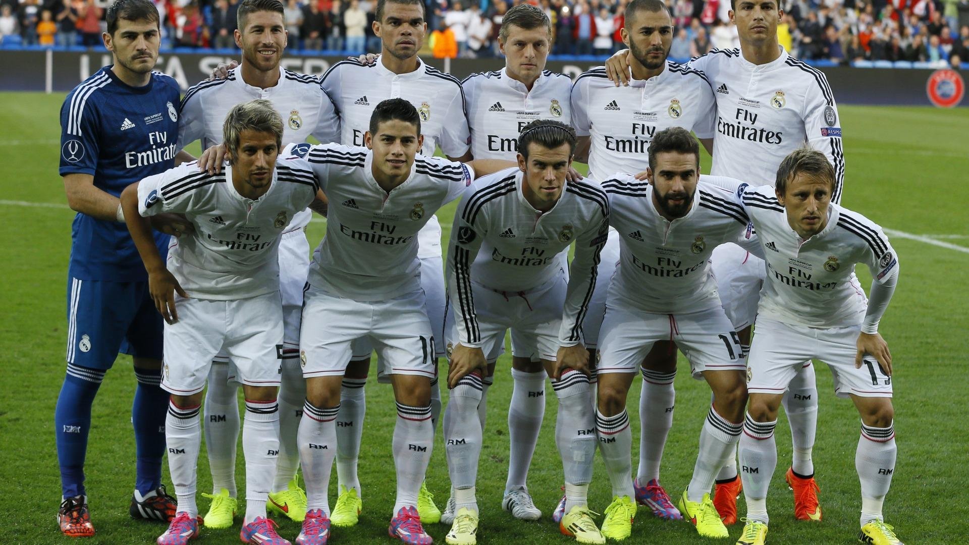 “梅开二度!明星核心一人撑起整场比赛的胜利”